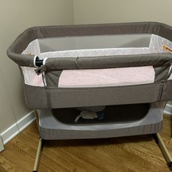 Baby Bassinet And 4Mom Chair