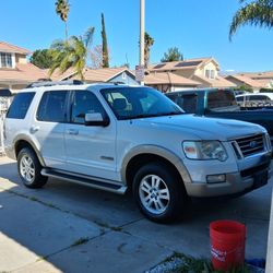 Ford Explorer Eddie Bauer 