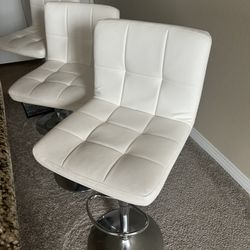 WHITE STOOLS