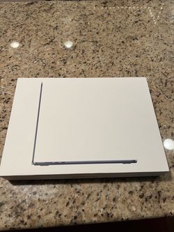MacBook Air 15" M5 (2026) – 16GB / 512GB – Like New, 23 Battery Cycles