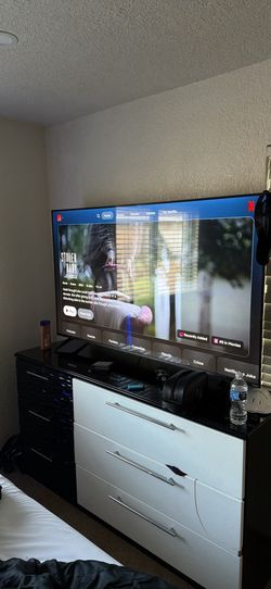 65 inch Vizio Smart TV