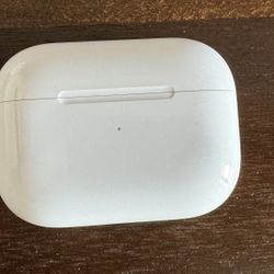 AirPods Pro (2nd Generation) with MagSafe Case (USB-C) - Almost New 