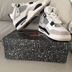 Air Jordan 4 Retro 