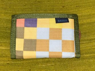 BAGGU Quilt Checkered Pattern Velcro Wallet