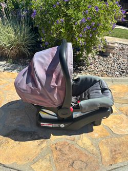 Graco infant Car Seat & Base