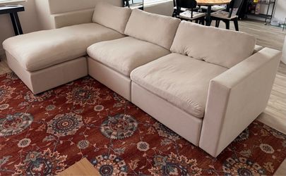 Cozey Ciello XL Sectional Sofa w/ Chaise – Cream – Excellent Condition