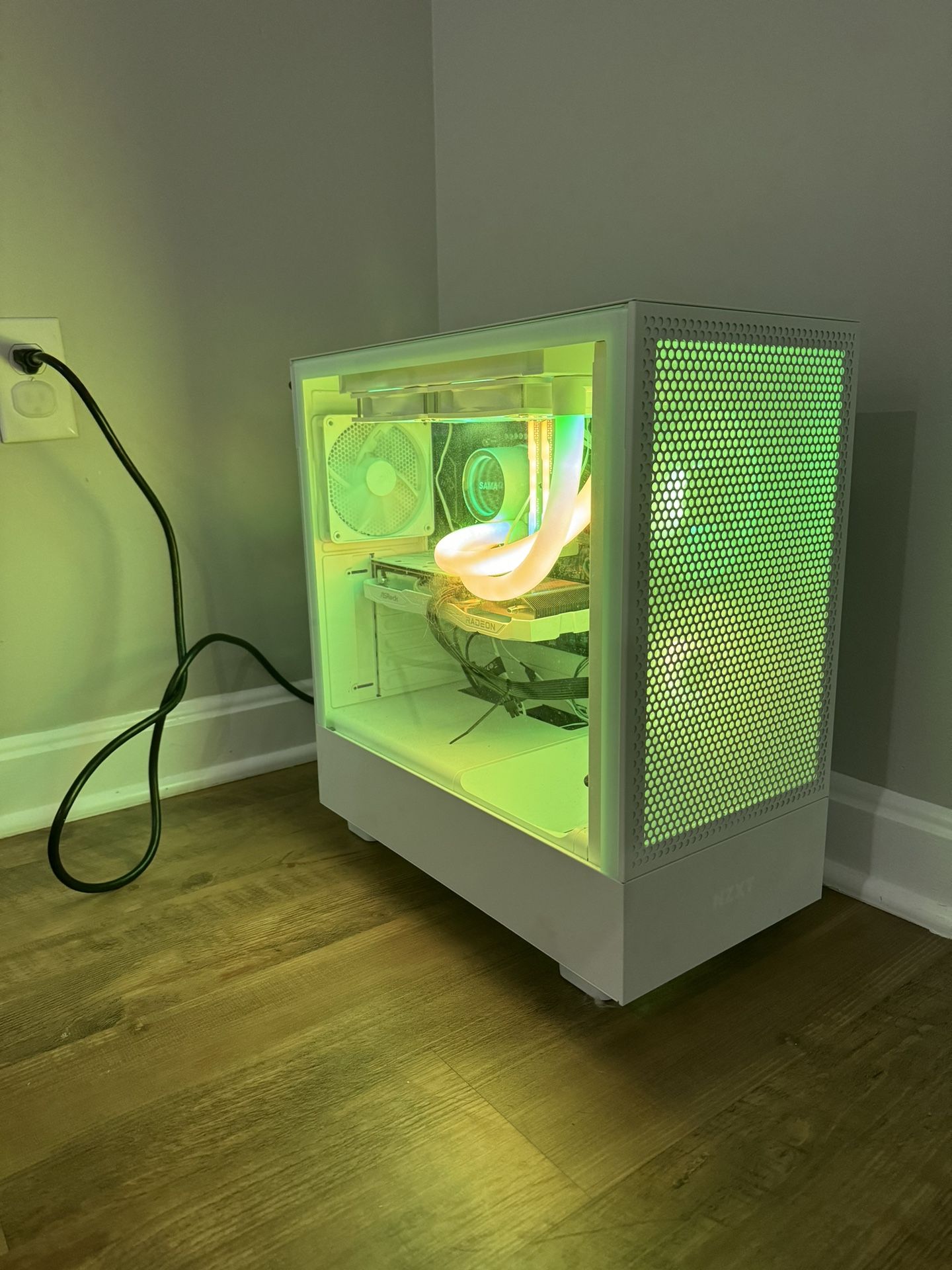 Gaming PC Whole Set Up W Accessories