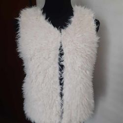 Design History Girls White Faux Fur Vest Size Large