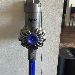 Dyson V6 Vacuum Cleaner 