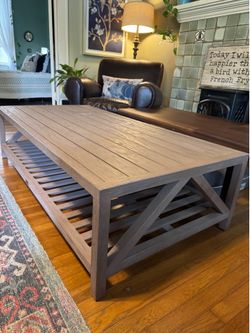 JANUS et Cie DESIGNER PATIO TABLE 100.00.   Perfect for pool side or patio!!!!!!!      https://offerup.com/redirect/?o=aHR0cHM6Ly93d3cuamFudXNldGNpZS5