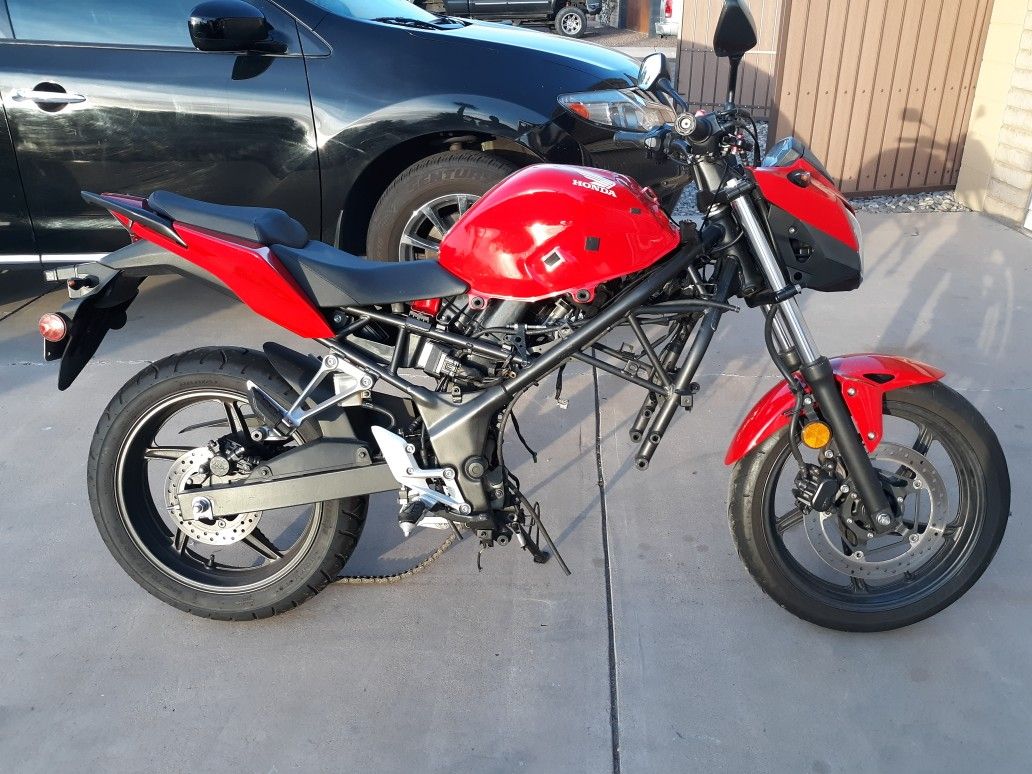 2015 Honda cb300f CB 300 f parting out( Clean title)