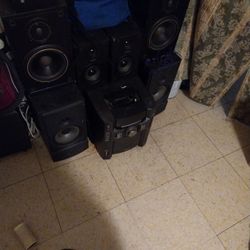 11 Speakers With A Woofer And Receiver  120volt