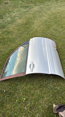 2005 Toyota Highlander right side door