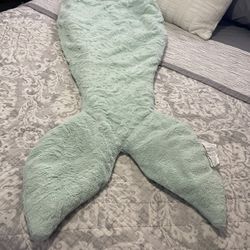 Mermaid Tail Plush Blanket 