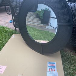 Round Mirror Brand New! Size 28”