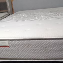Full Size Mattress No Delivery (Colchón Full Size)