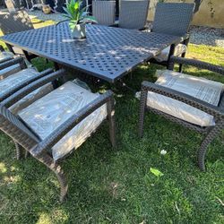 Brand New Patio Outdoor Dining Table Set