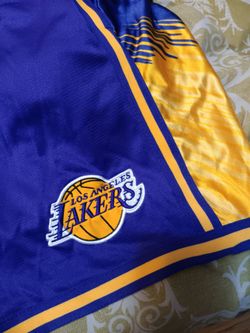 Lakers shorts size XL