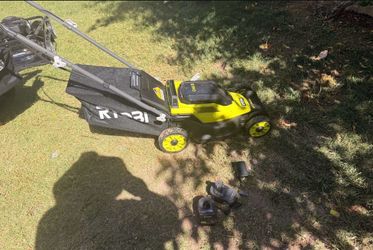 RYOBI ONE+ HP 18V Brushless 13in. Cordless Battery Walk Behind Push Lawn Mower with (1) 4.0 Ah Battery and (1) Charger