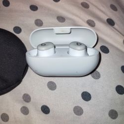 Beats Solo Buds