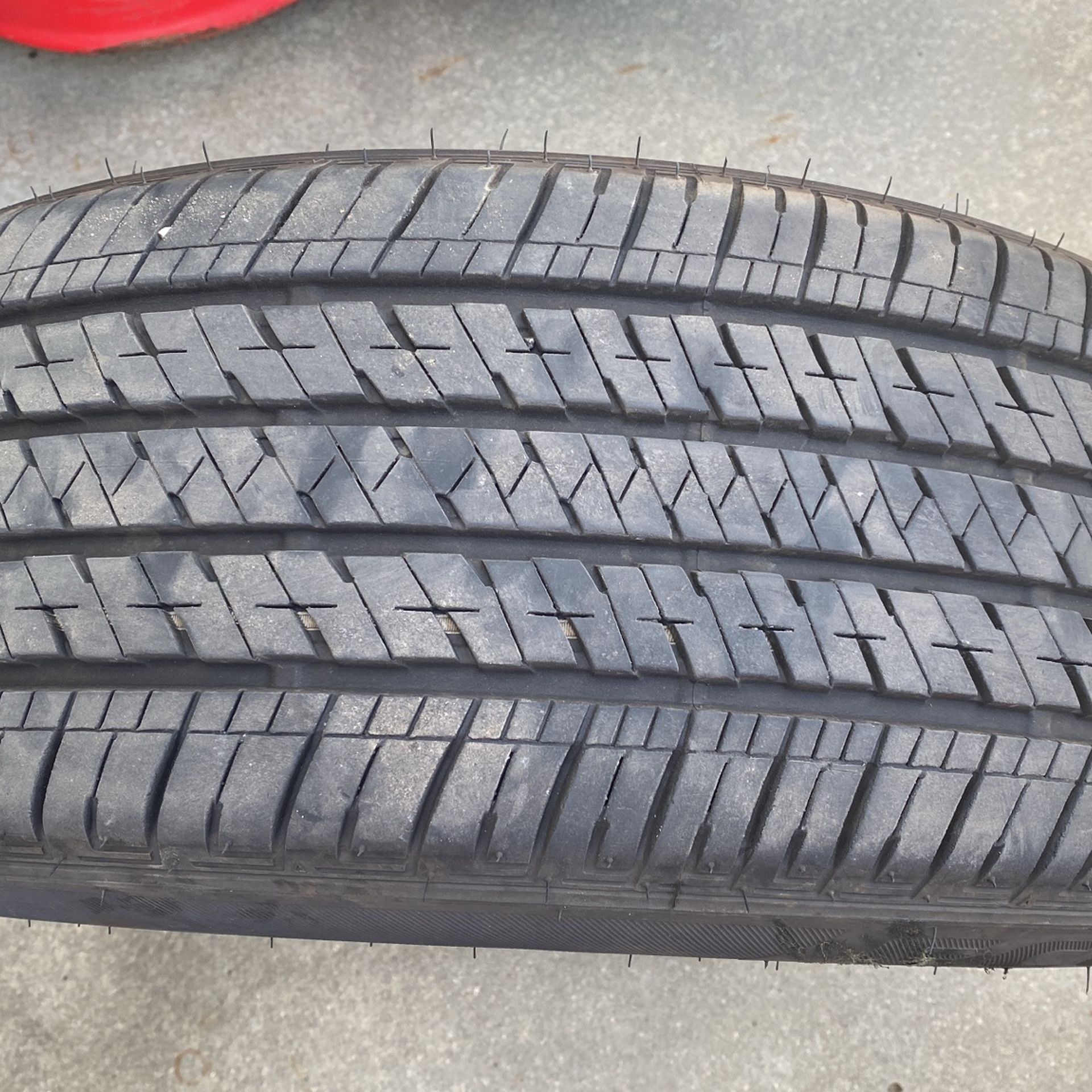 Like New 215/55/r17 94 V Bridgestone Tires