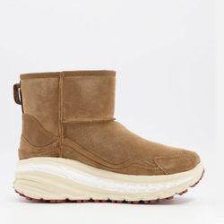 UGG CA805 CLASSIC WEATHER PLATFORM BOOTS
