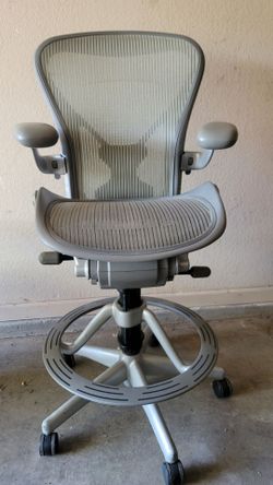 Herman Miller Aeron Drafting Stool Silver Titanium Office Desk Gaming Chair