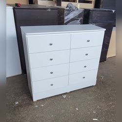 Eight drawers dresser with rails