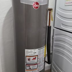 RHEEM Gas water heater 40 gallons 