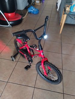 Huffy Rock It 16 Bicycle Bike With Training Wheels With Head And Tail Light
