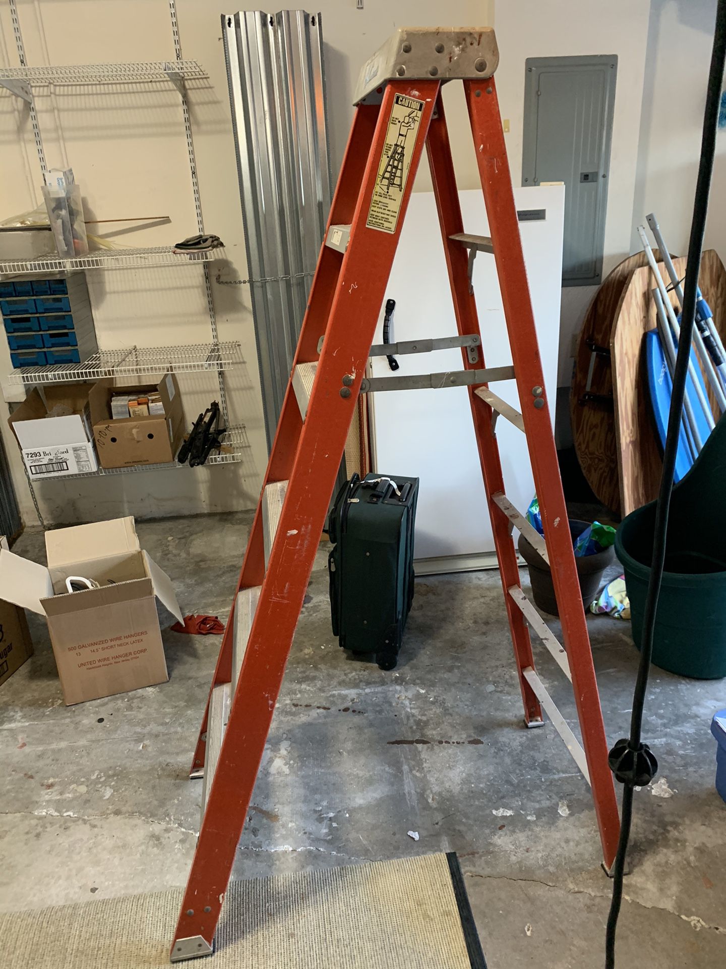 Louisville fiberglass ladder 6’
