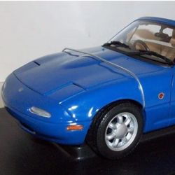 Gate 1/18 scale Mazda MX5 MK1 RH Drive Twilight blue mica diecast model