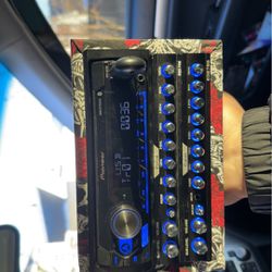 Radio box (pioneer X 2 Clarion EQ’s)
