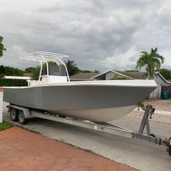1988 Mako Center console
