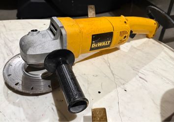 DeWalt DW840 7-inch (180mm) Angle Grinder (Type 4).