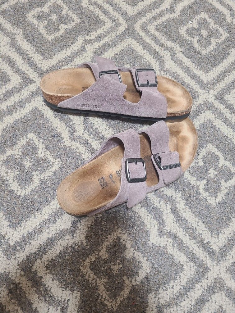 BirkenStock Size 6 Women