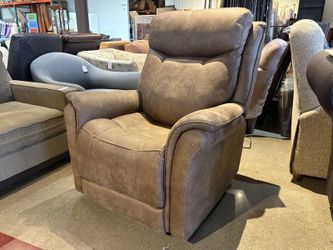 ASHLEY Lorreze Power Lift Recliner, Like New