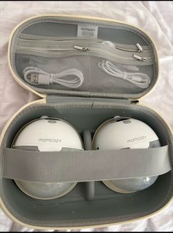 Momcozy pumping set (barley used it)