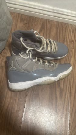 Air Jordan 11 Greys