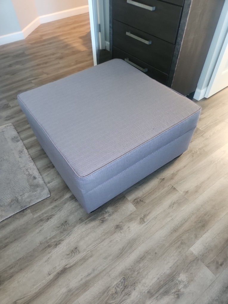 2 Free Storage Ottomans, 36"x36"