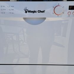 Magic Chef MCSCD6W3 Countertop Dishwasher