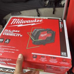 Milwaukee Pack out System And Level Laser