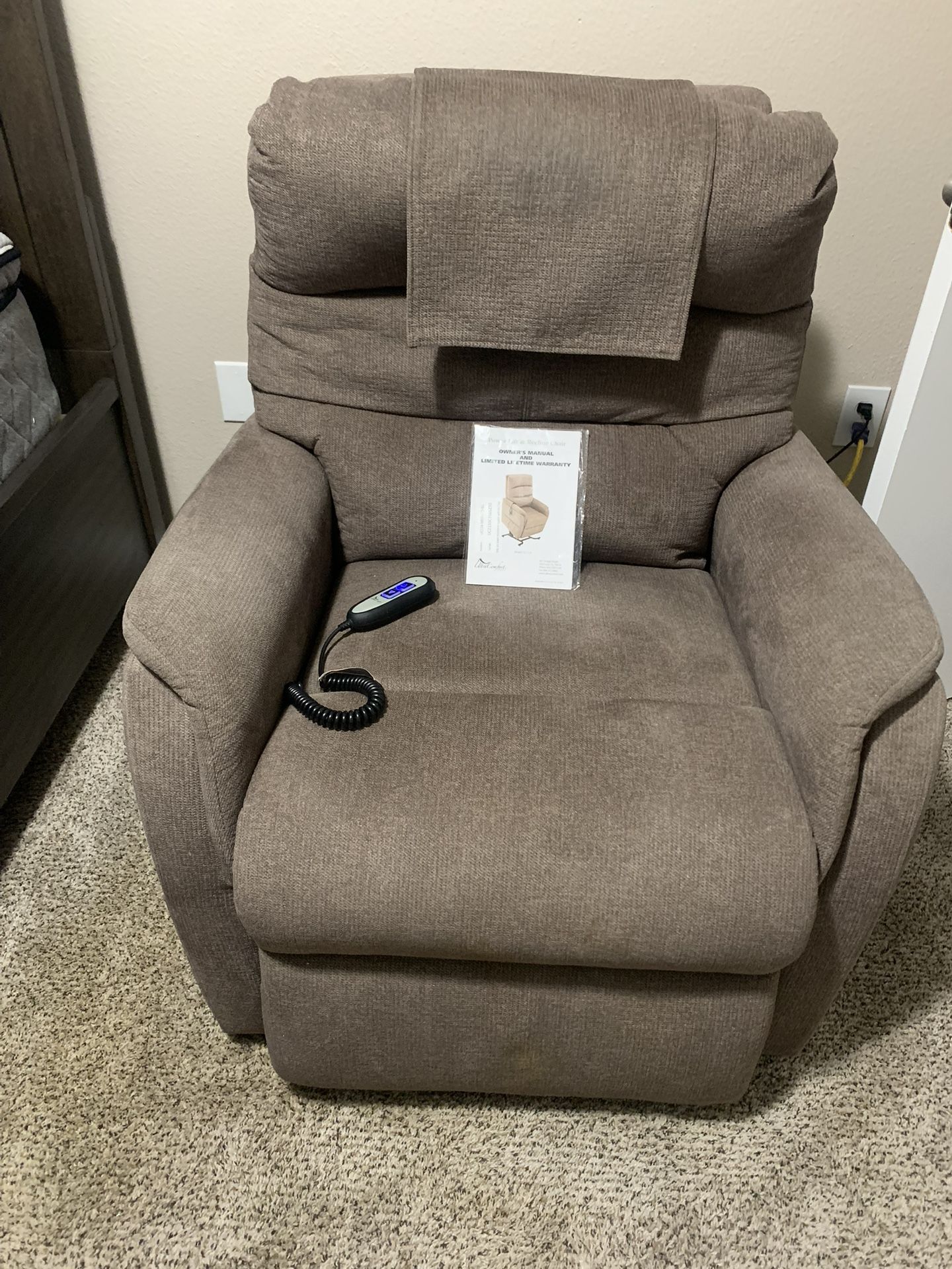 Power Lift Recliner Chair