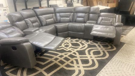 New Recliner Sectional Couch with 2 Consoles! Free Delivery 🚚 and Assembly! 😊
