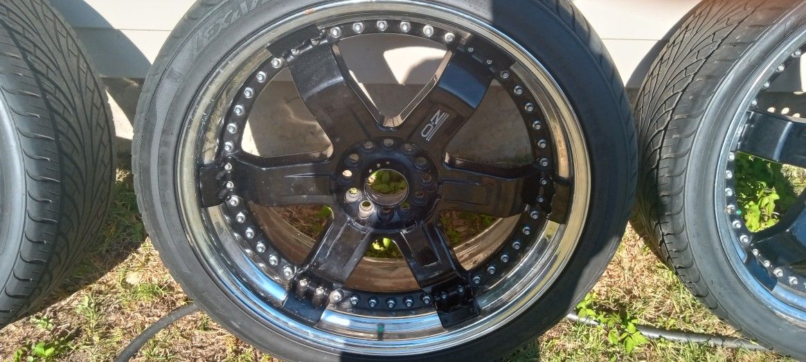 24s Universal Need One Tire In Center Caps 1000 Bucks