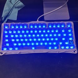 GRAVASTAR KEYBOARD PERFECT CONDITION