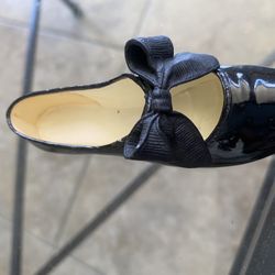 Just The Right Shoe Toe Tapper