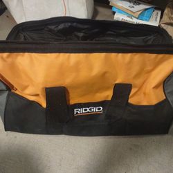 2 Milwaukee Mx Fule Tool Bags 1 Is A Medium Size. 2is A Large Size. 1 Craftsman  Small Tool Bag. 1 Ridged Large Tool Bag. 