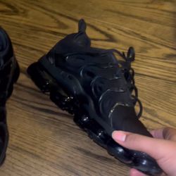 Nike Air Triple Black Vapormaxes Plus Men’s Size 9.5