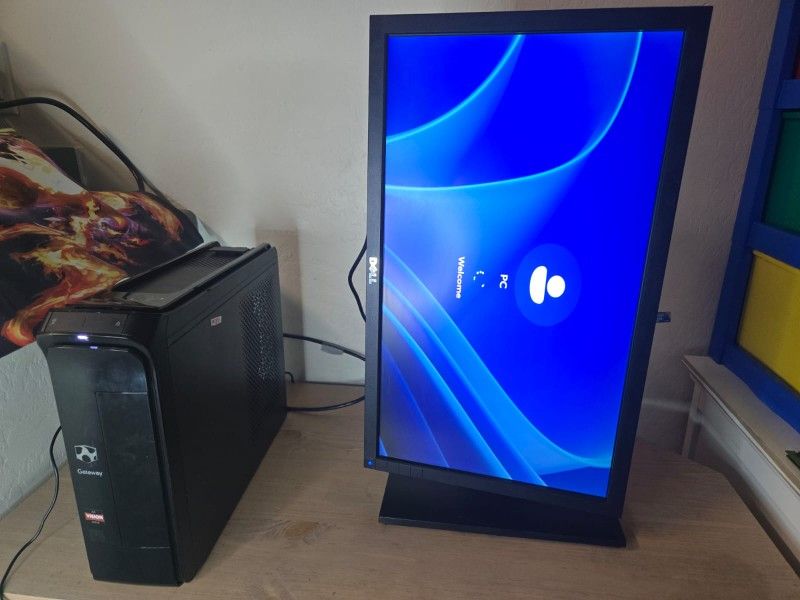 Combo Computer And Monitor / Open To Trade
